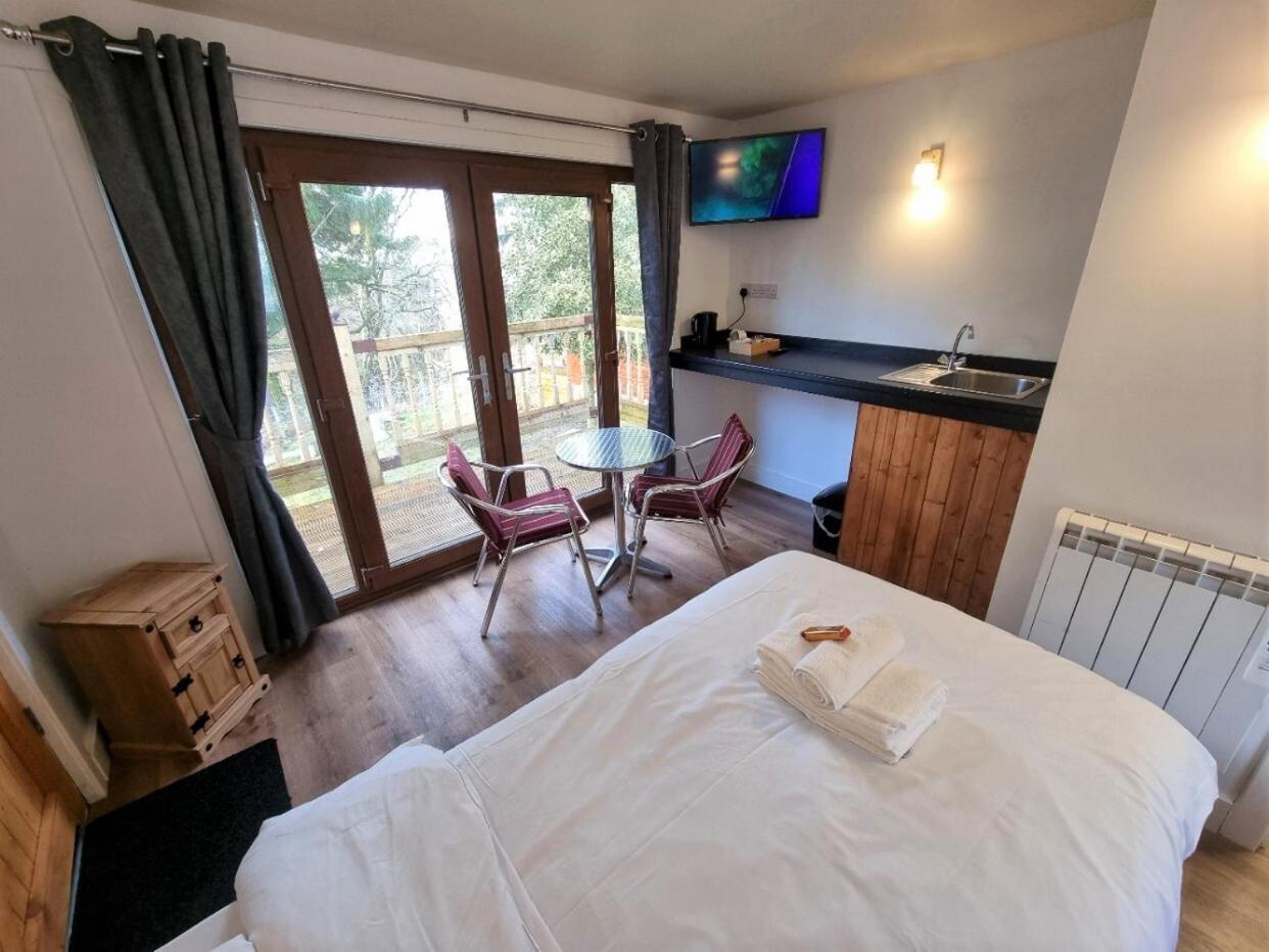 פורט ויליאם Roy Bridge Hotel מראה חיצוני תמונה