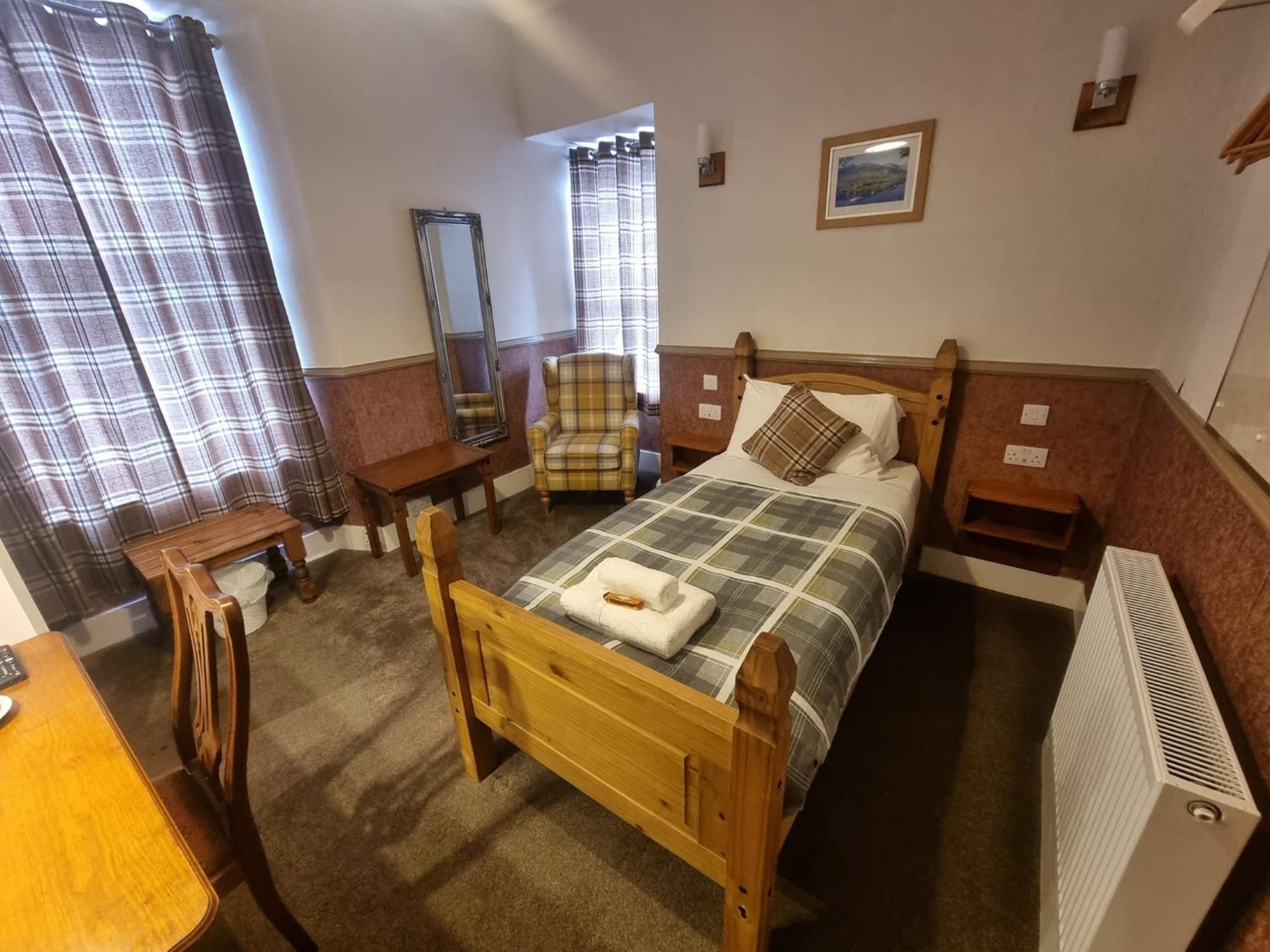 פורט ויליאם Roy Bridge Hotel מראה חיצוני תמונה