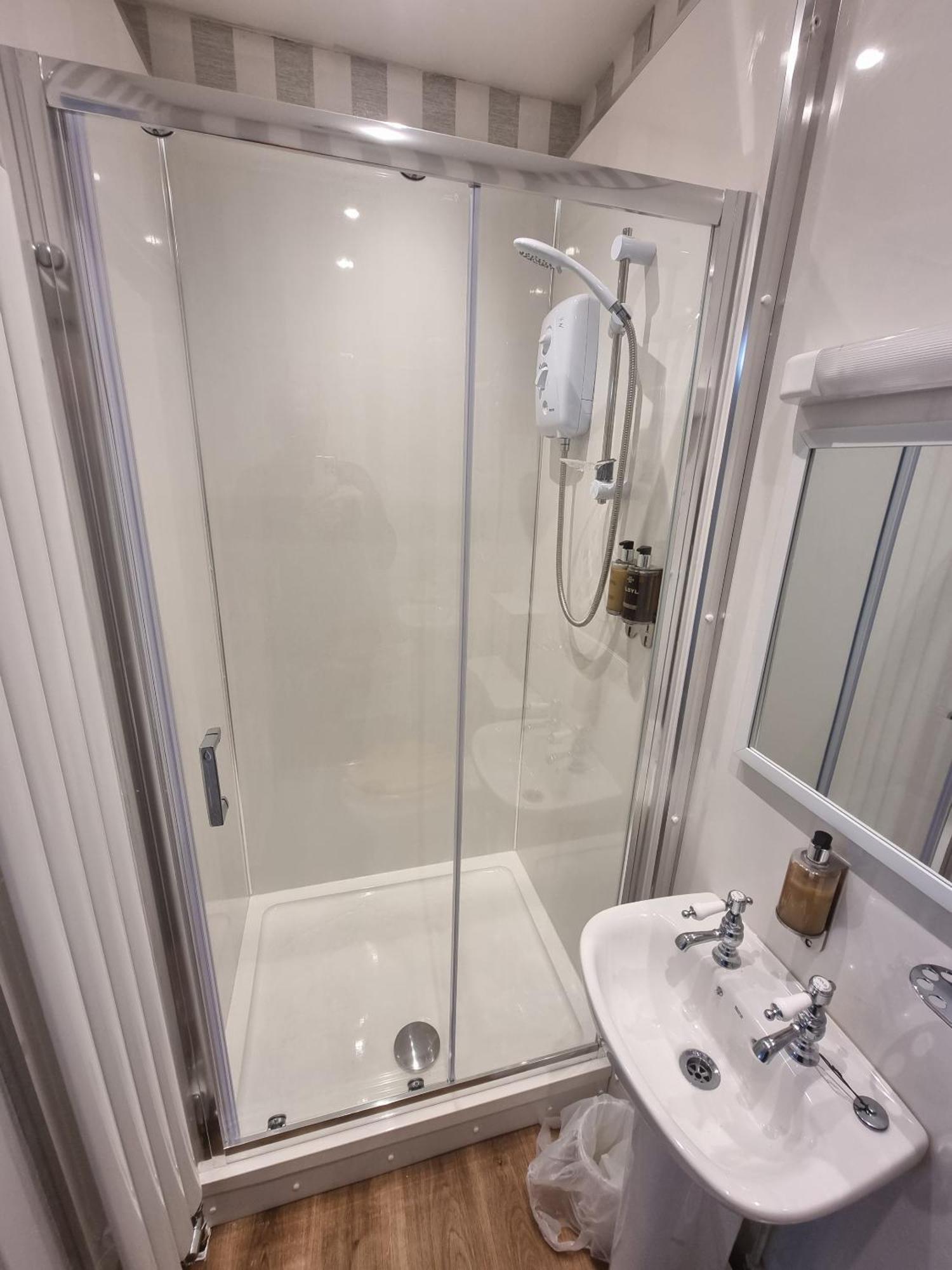 פורט ויליאם Roy Bridge Hotel מראה חיצוני תמונה